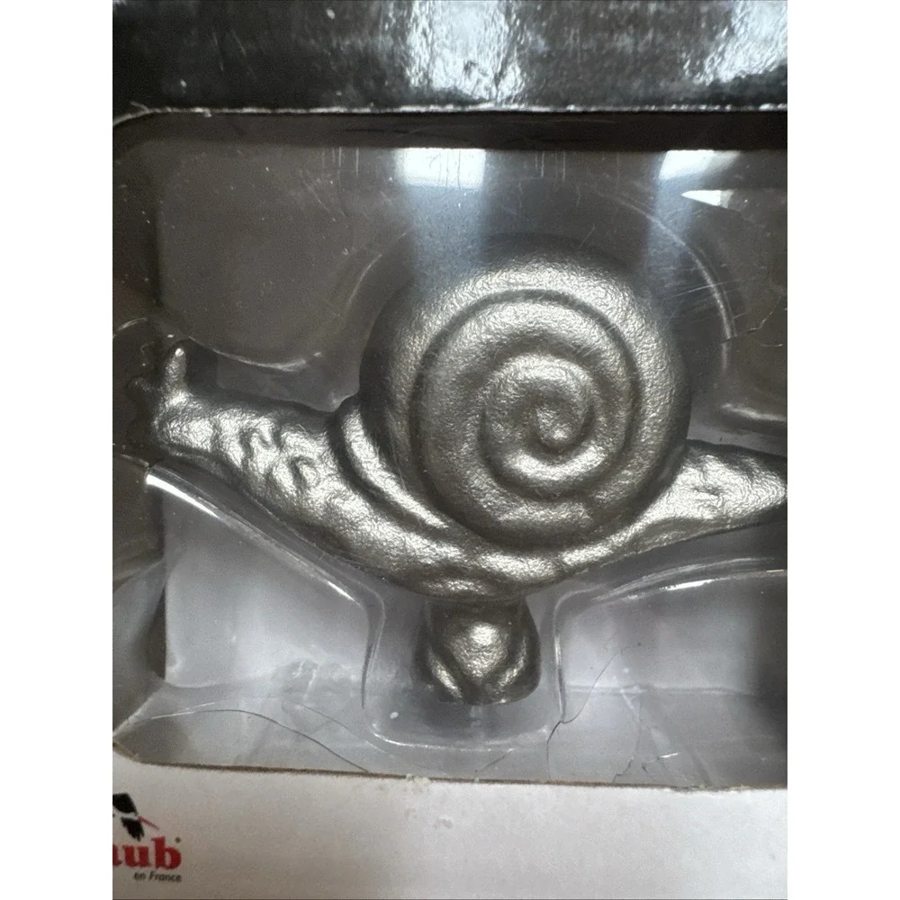 New Staub 40509-347 Animal Knob Escargot Handle